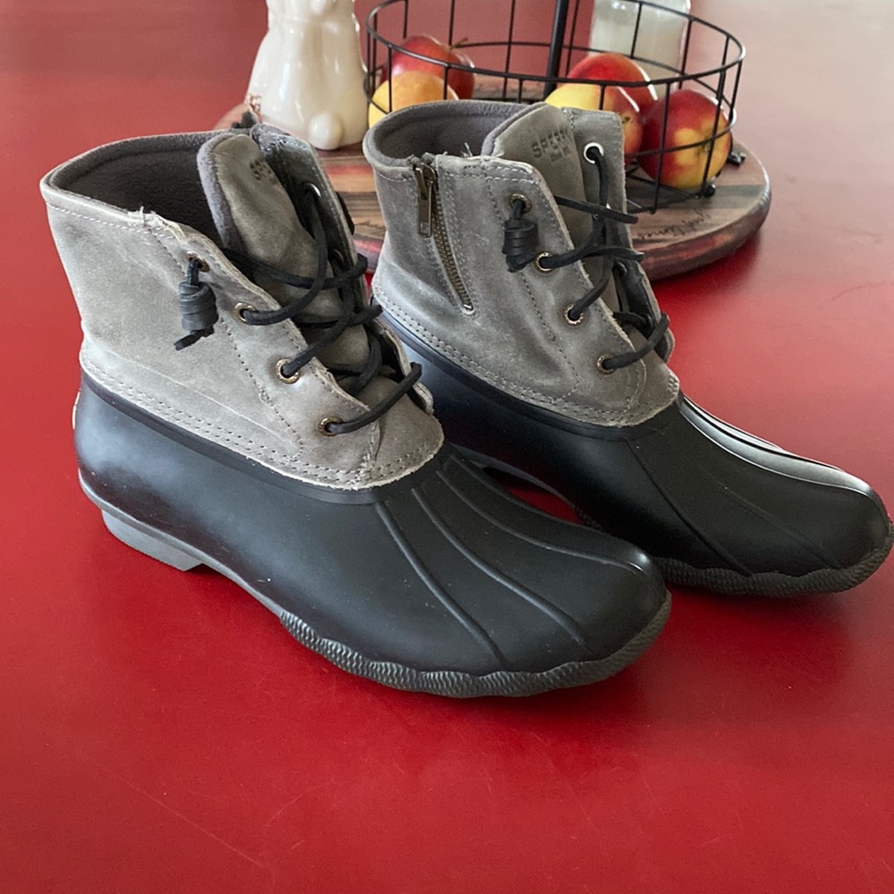 EUC Sperry Duck Boots Womans size 9.5